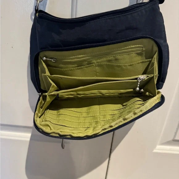 Secured Anti- left Baggallini Crossbody Bag - Picture 11 of 16